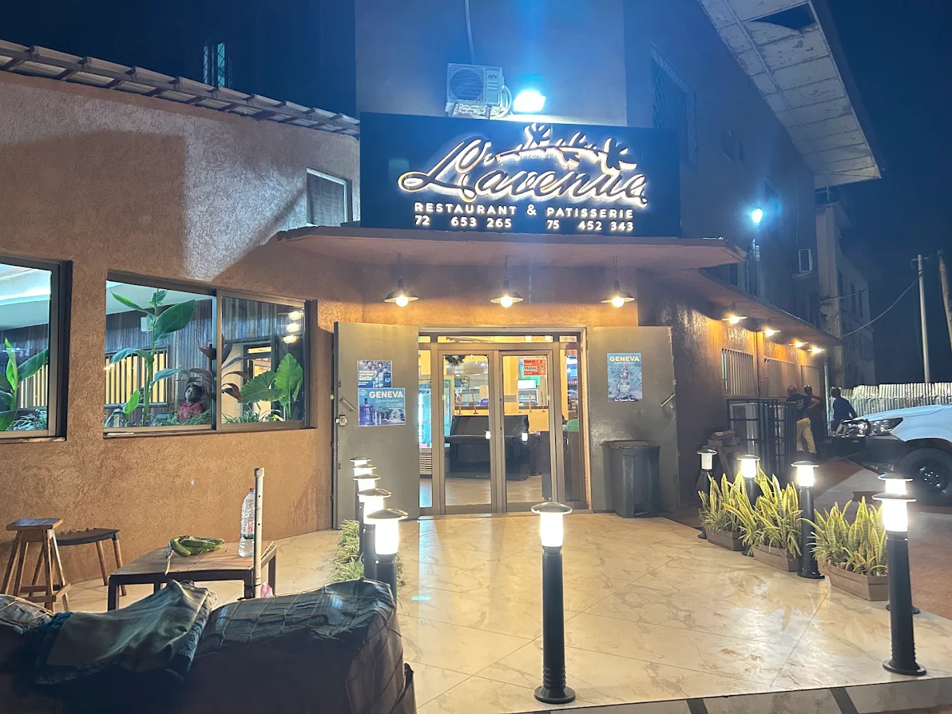 L' Avenue restaurant