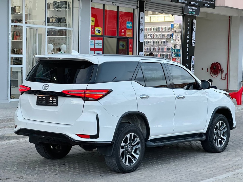 Toyota fortuner