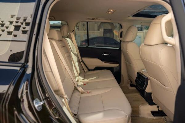 Toyota Land Cruiser photo 3