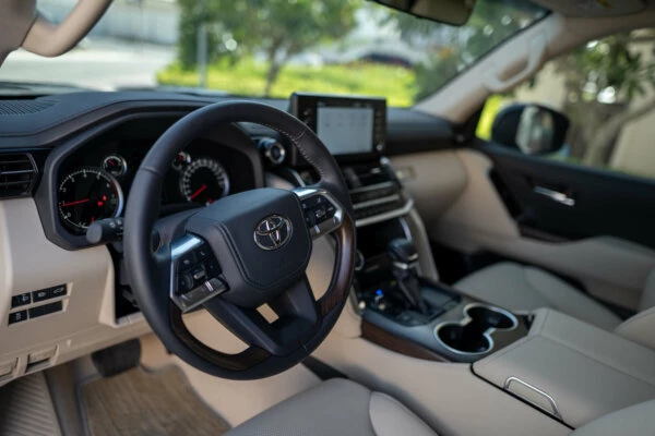 Toyota Land Cruiser photo 4