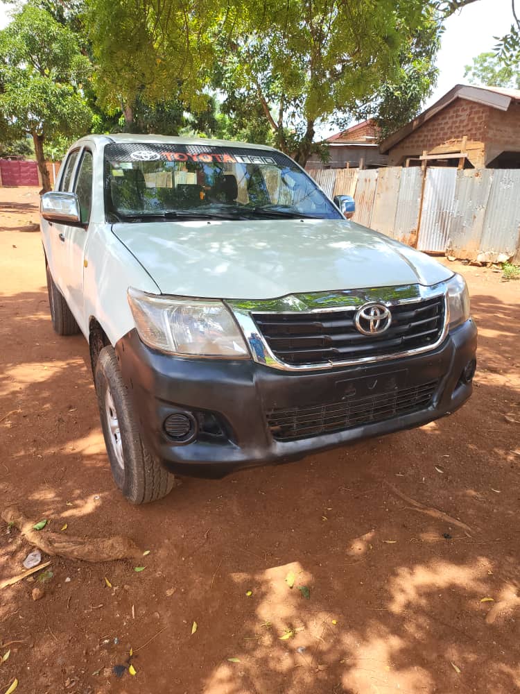 Toyota hilux blanc