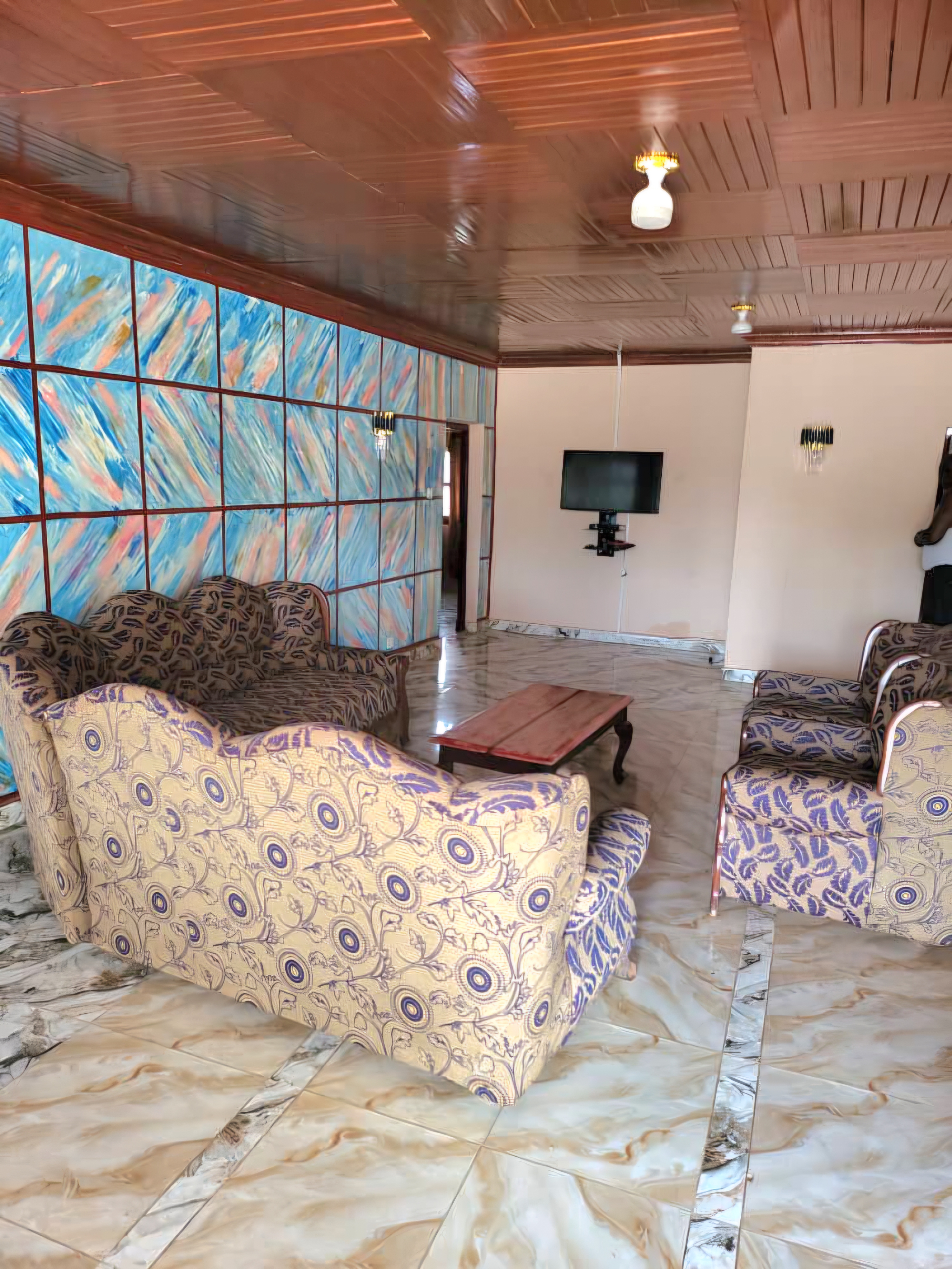 Maison 6 Chambres à Cattin – Confort, Espace & Séjour Idéal à Bangui