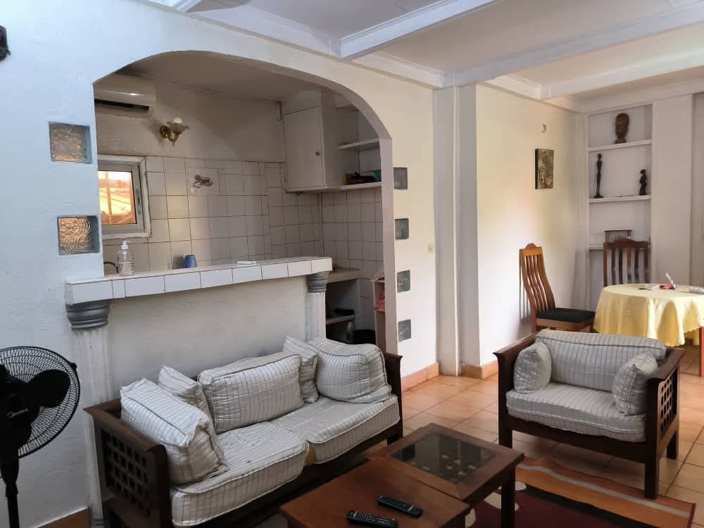 Appartement meublé avec piscine au centre-ville de Bangui – Location courte et longue durée