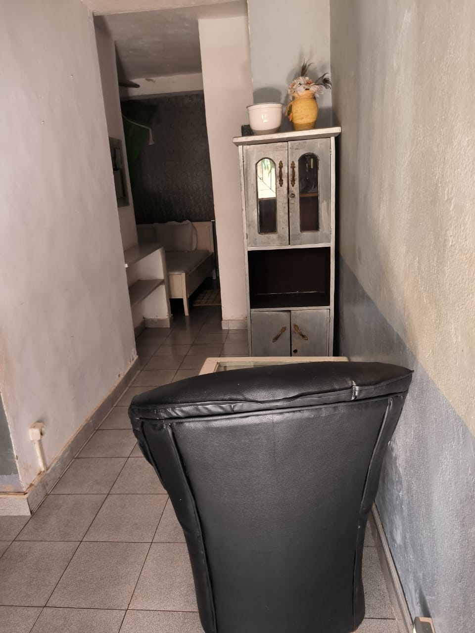 Studio meublé tout confort avec piscine au centre-ville de Bangui photo 7