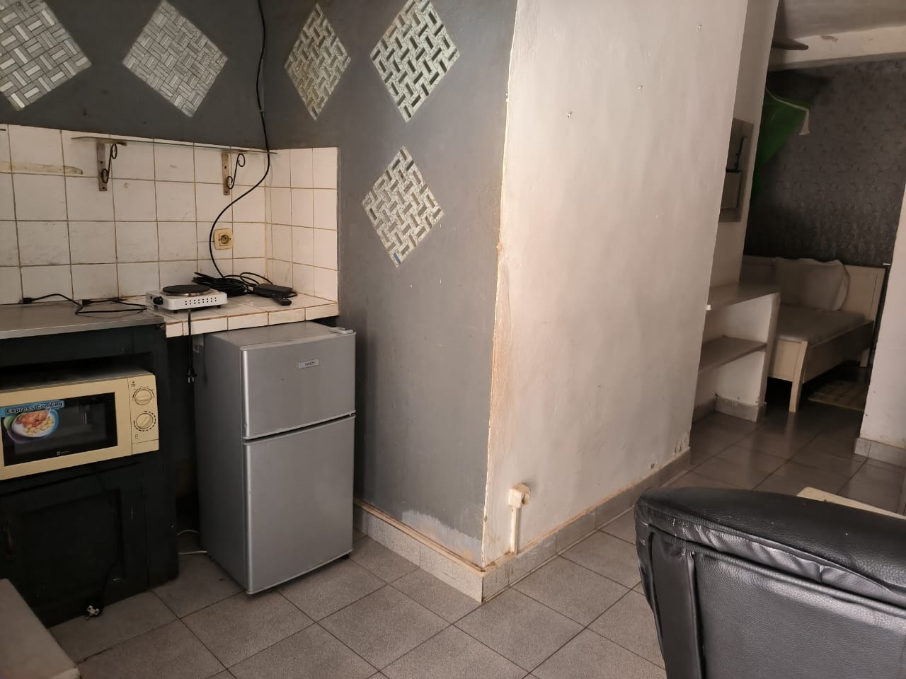 Studio meublé tout confort avec piscine au centre-ville de Bangui photo 8