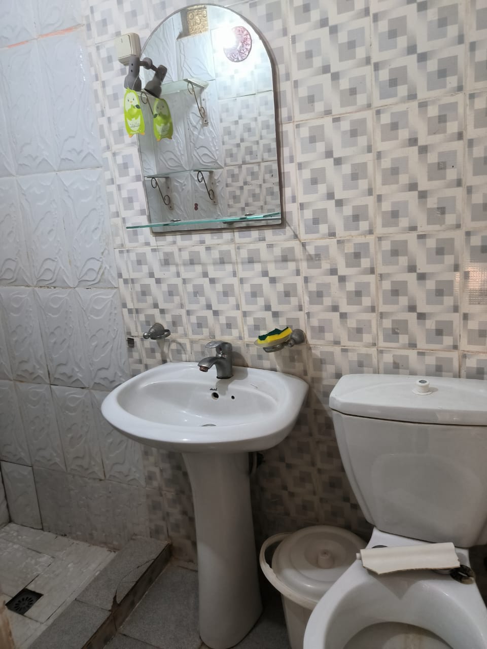 Studio meublé tout confort avec piscine au centre-ville de Bangui photo 10