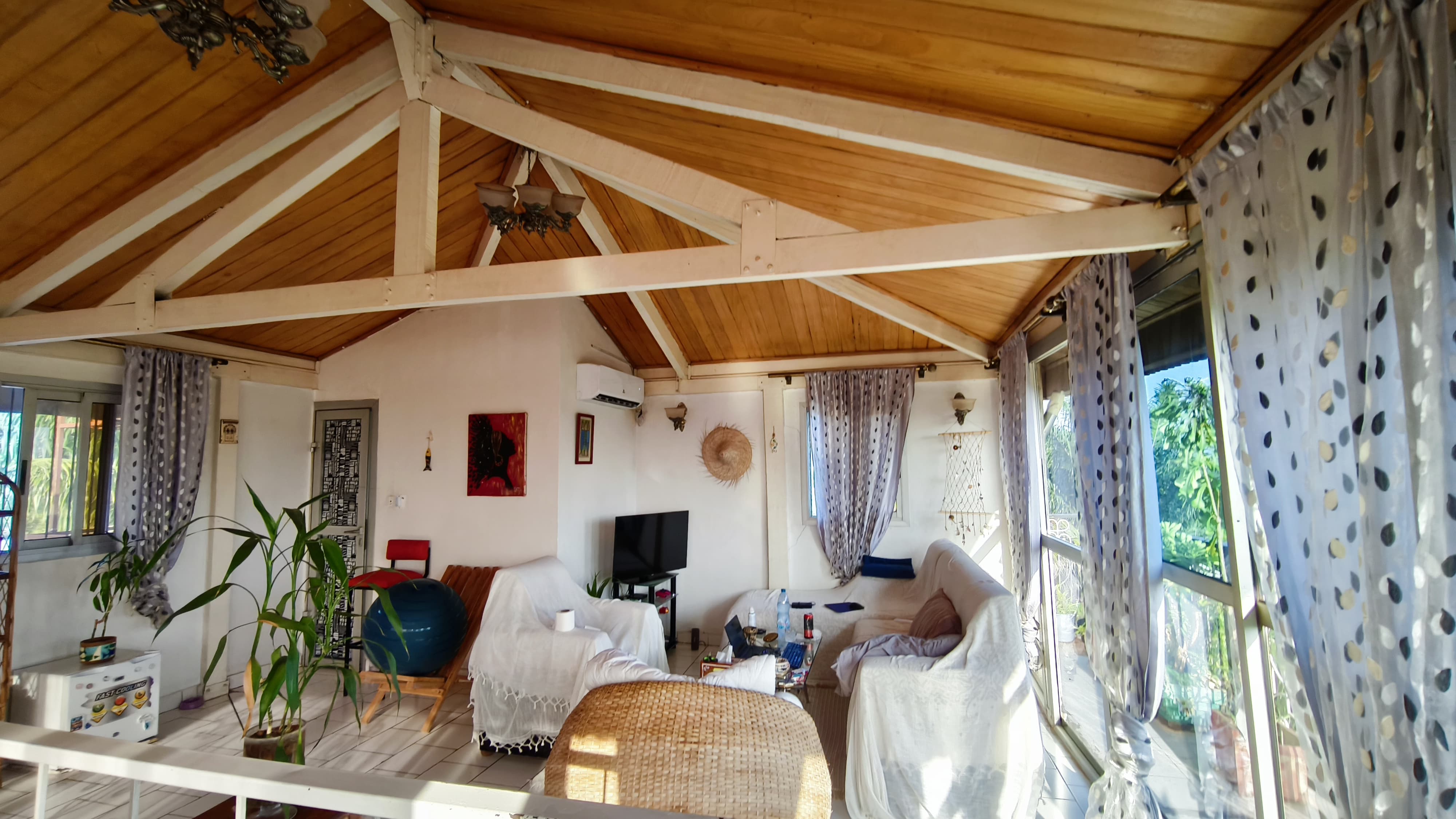 Duplex meublé tout confort avec piscine au centre-ville de Bangui