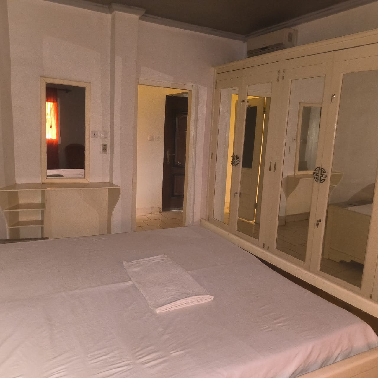 Duplex meublé tout confort avec piscine au centre-ville de Bangui photo 6