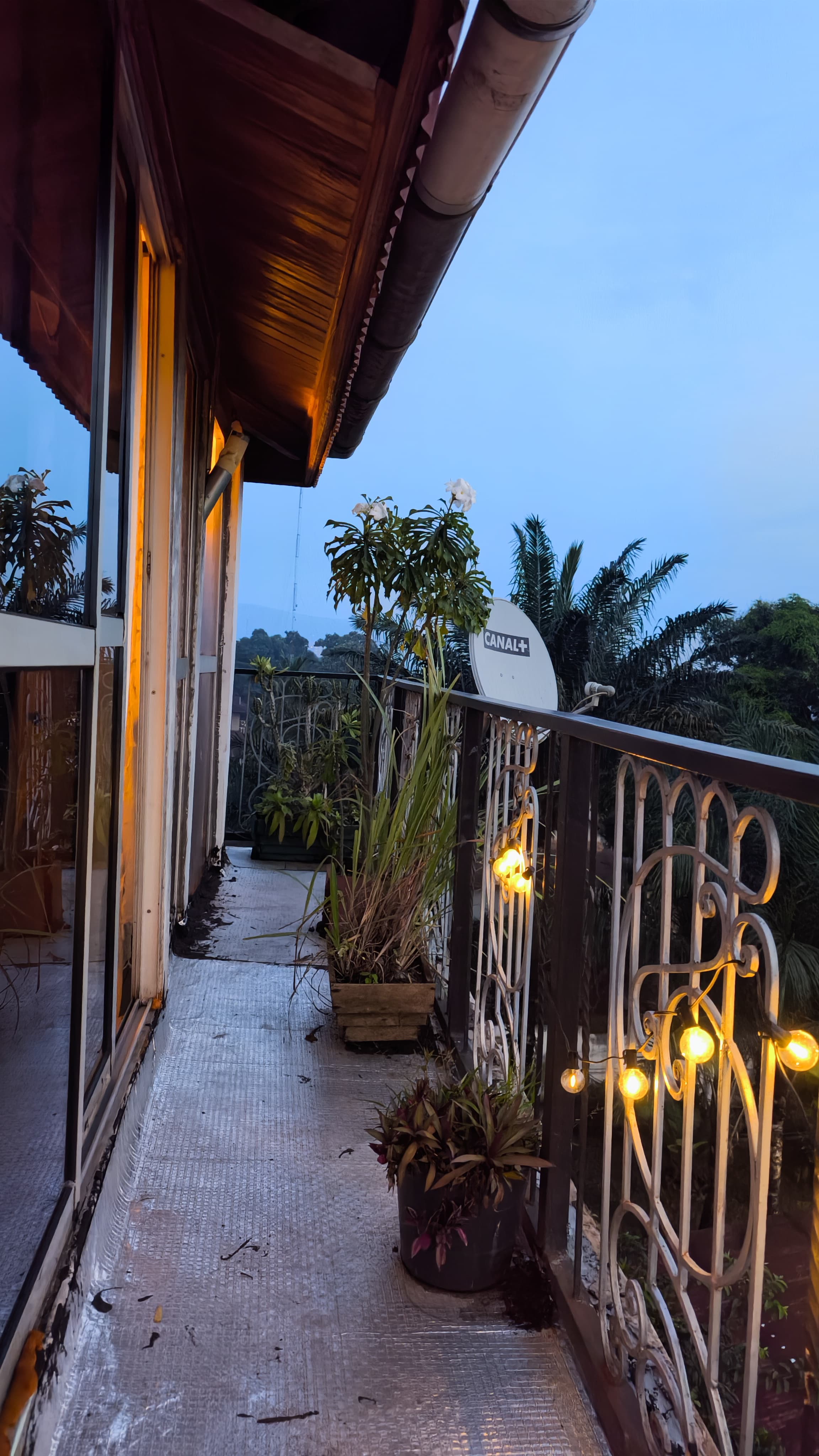 Duplex meublé tout confort avec piscine au centre-ville de Bangui photo 11