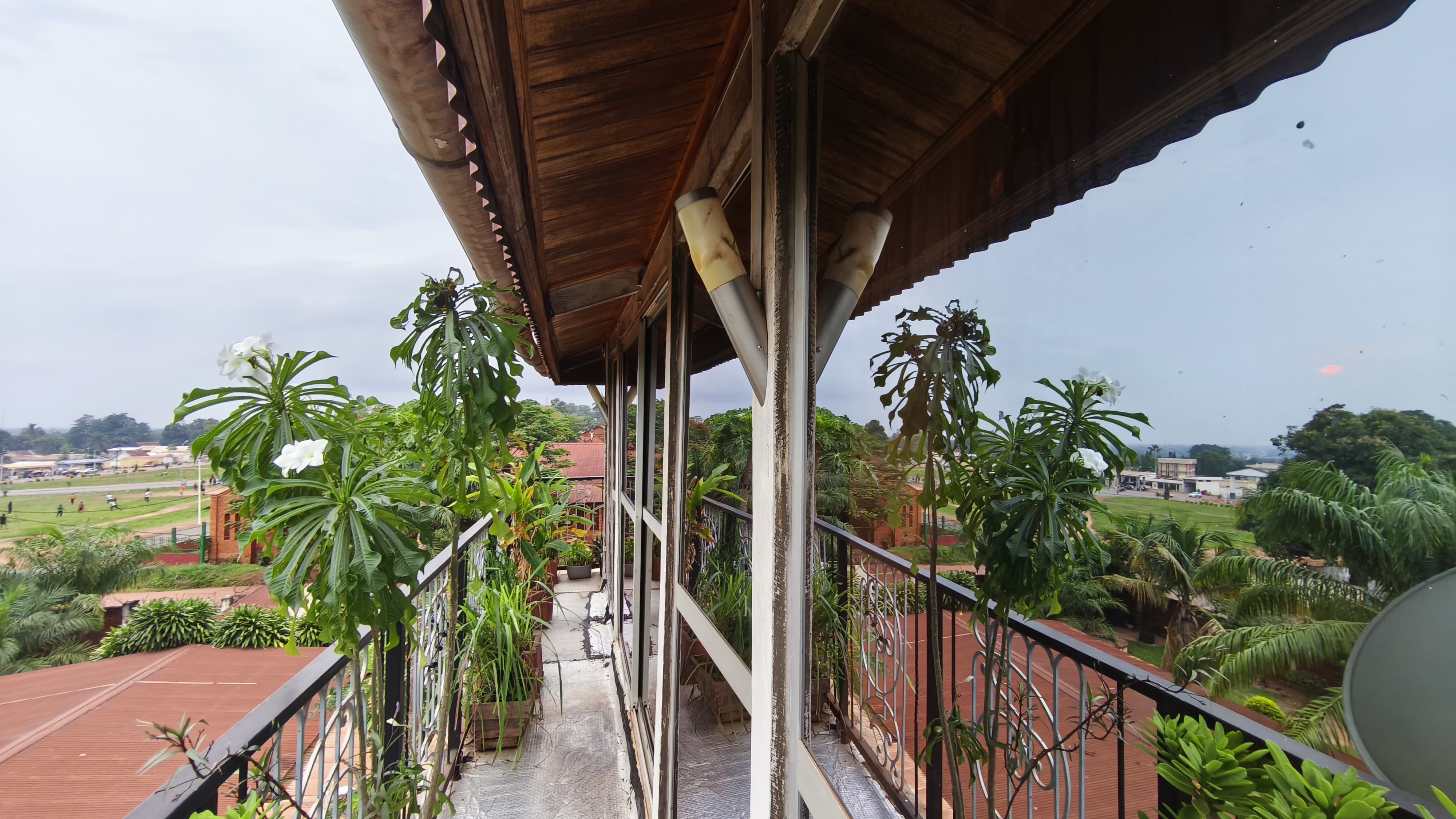 Duplex meublé tout confort avec piscine au centre-ville de Bangui photo 12