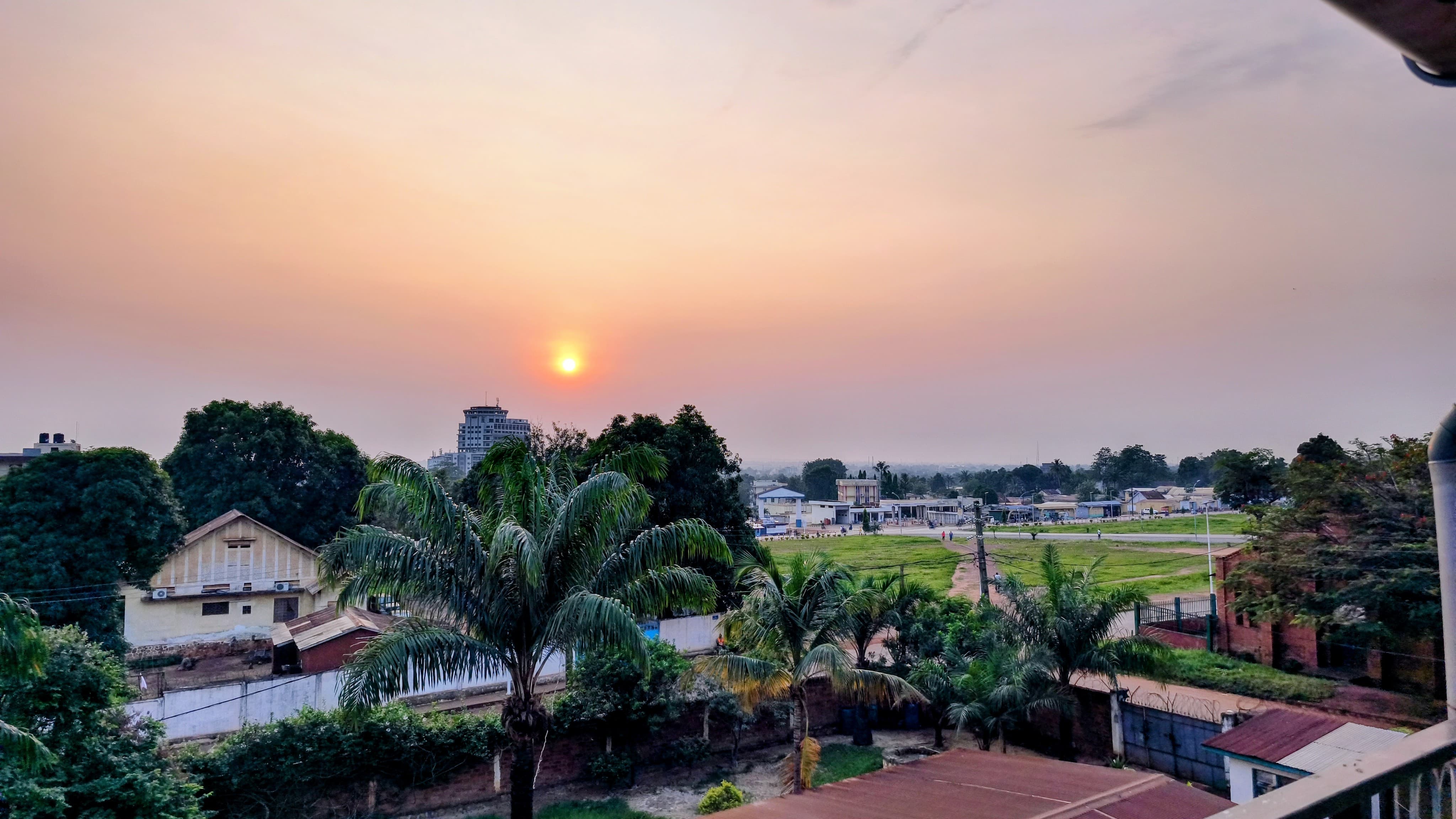 Duplex meublé tout confort avec piscine au centre-ville de Bangui photo 15