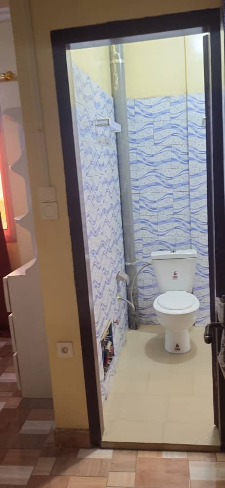 Magnifique appartement meublé 2 chambres avec balcon et vue dégagée à Bangui