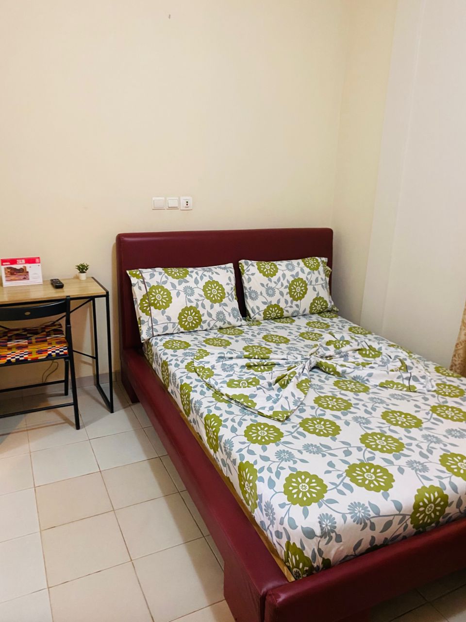 Chambre 2 – Espace et Confort au Rez-de-Chaussée