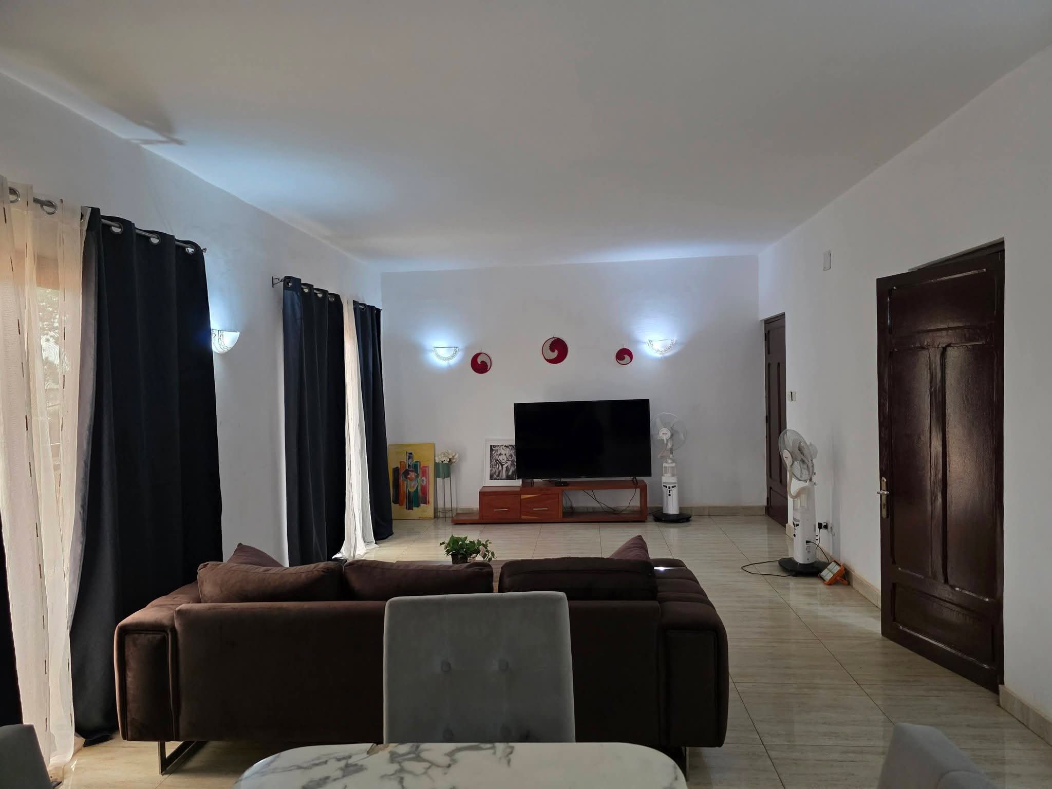 Appartement F3 de standing avec piscine à louer au centre-ville de Bangui – 2 chambres photo 4