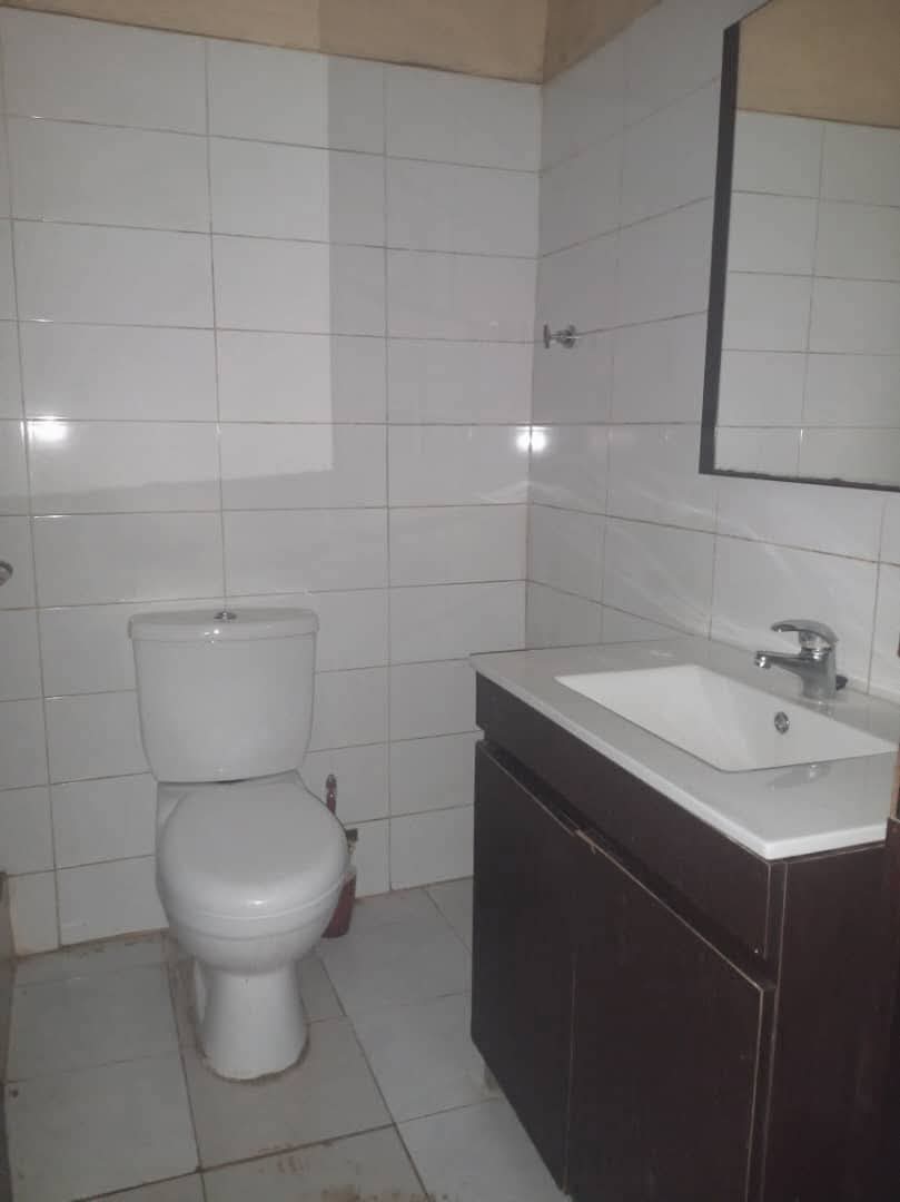 Appartement F3 de standing avec piscine à louer au centre-ville de Bangui – 2 chambres photo 10