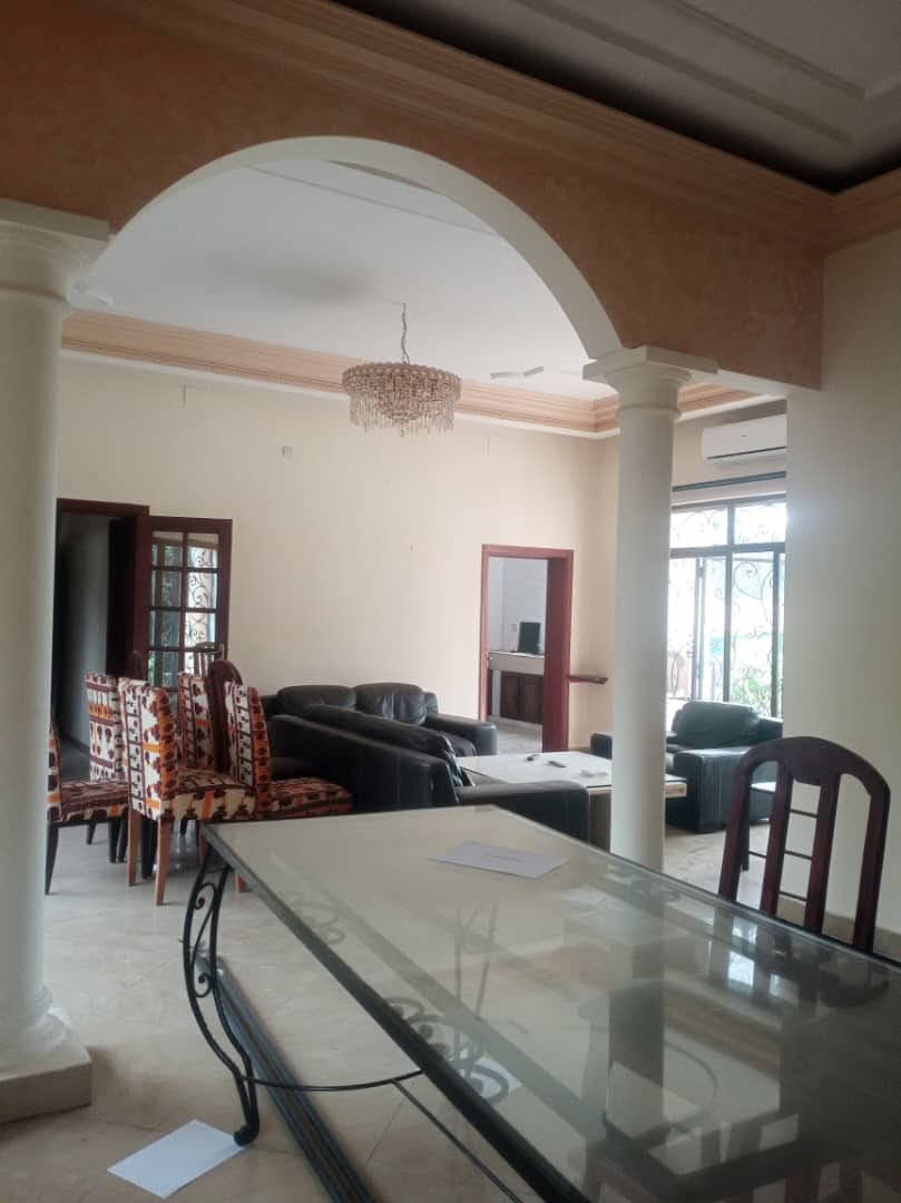 Appartement F3 de standing avec piscine à louer au centre-ville de Bangui – 2 chambres photo 12