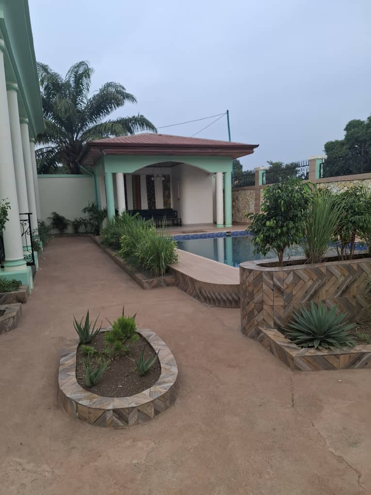 Villa de Prestige avec Piscine à Sica 2 – Bangui photo 3